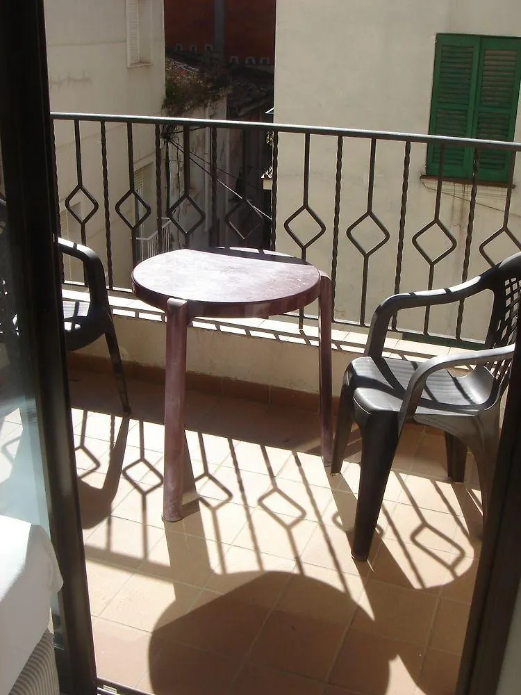 Gasthuis Hostal Vila Del Mar Lloret de Mar